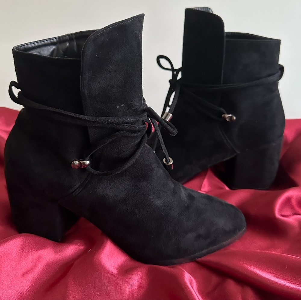 Womens Black Booties Boots by Catherine Malandrino